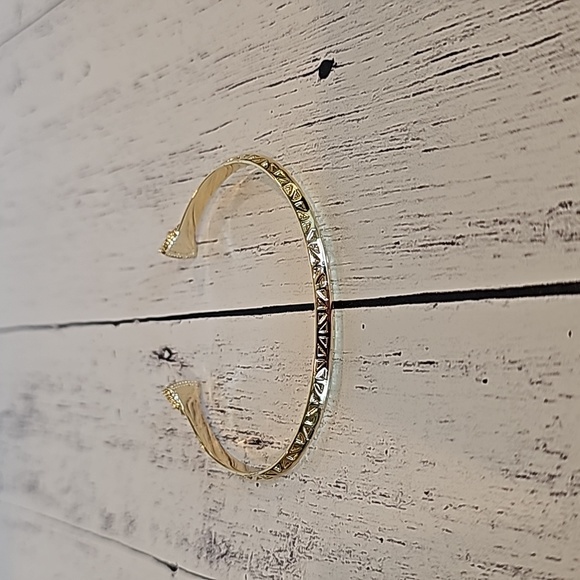 Kendra Scott Hot Pink Triangle Gold Set - Picture 3 of 8